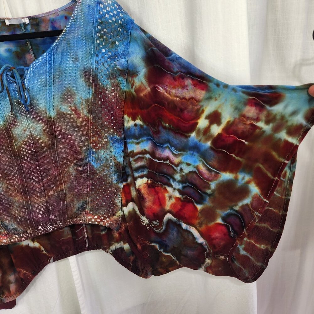 Oregon Rain Tie Dyed Batwing Cardigan in Reds, Blues, and Earth Tones | 1X - Picture 4 of 9